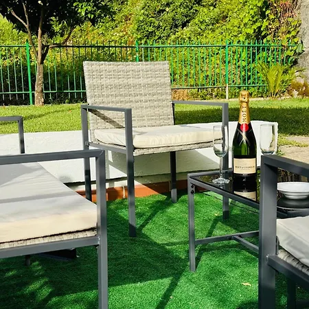 Frühstückspension Elegant Dei 4*